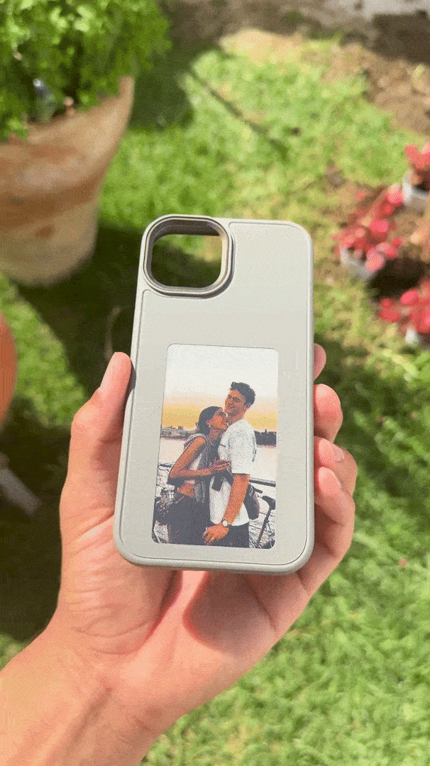 MCase™ - Change Your Photo Anytime!